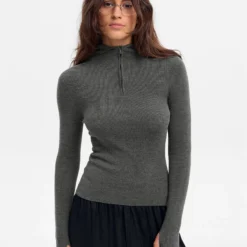 Bornladies 2026 Spring Summer New Zipper Hooded Knitted Sweater for Women's Temperament Commuting Slim Fit Long Sleeve Sweater