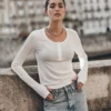 Bornladies 2026 New Long-sleeved Slim-fitting T-shirt Striped Pattern Henley Neck Half-open Front Slim-fitting Base Shirt