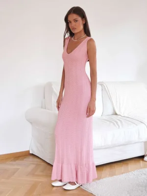 Bornladies V-neck knit dress spring and summer 2026 new sleeveless slim fishtail with long sling.