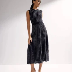 Bornladies 2026 Summer New Round Neck Dress Sleeveless Texture Knitted Medium Long Pleated Slim Waist Design Elegant